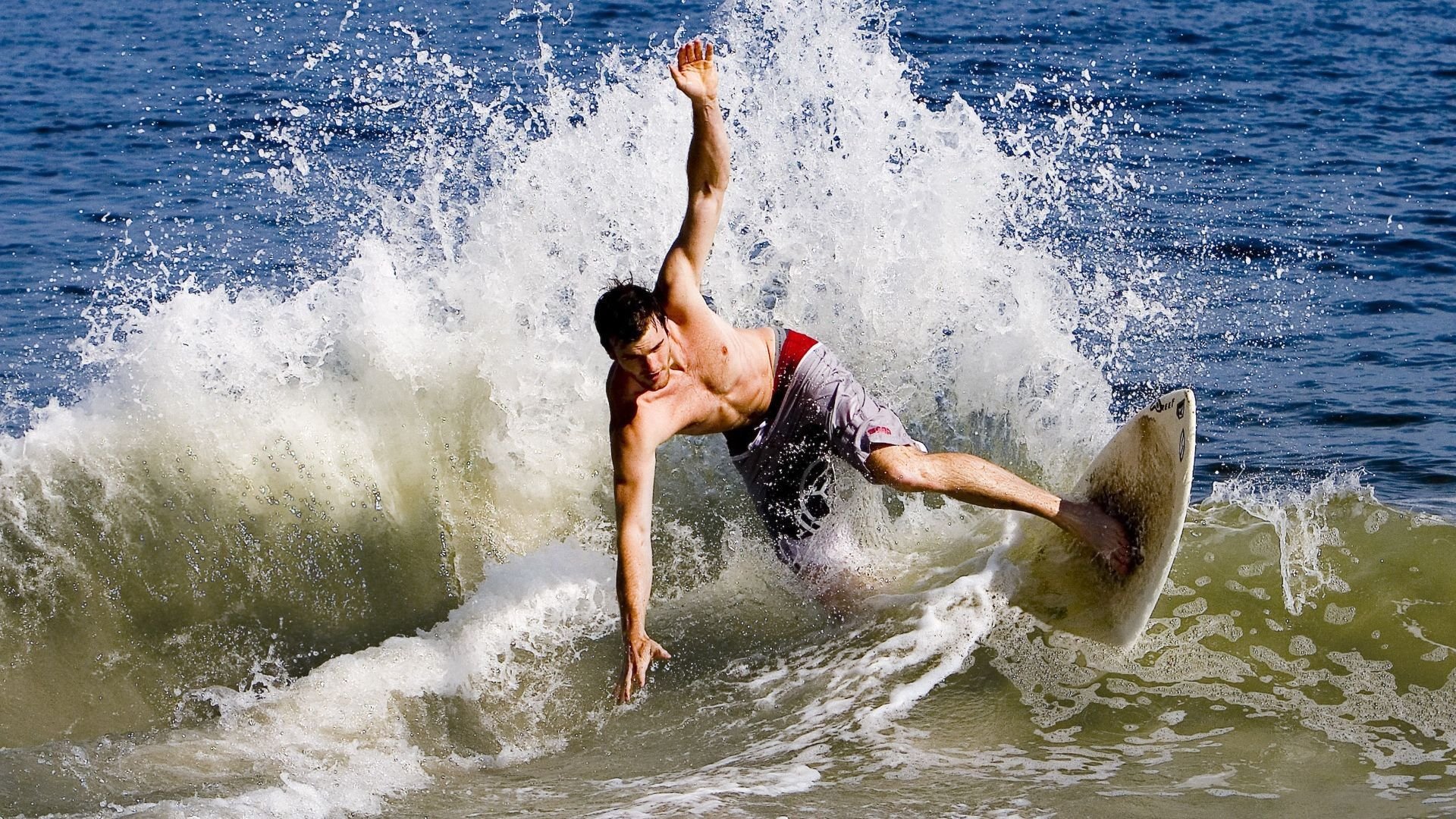 查尔莫斯赛后笑称:还没到极限,查尔莫斯数据